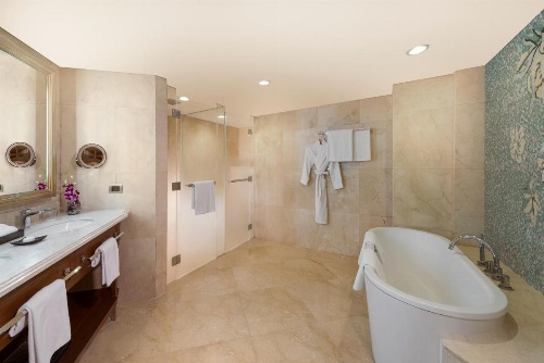 Dusit Thani Manila Hotel image 8